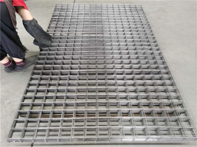 湖南钢丝网片在水泥中可起到热胀冷缩作用加强水泥的拉伸力